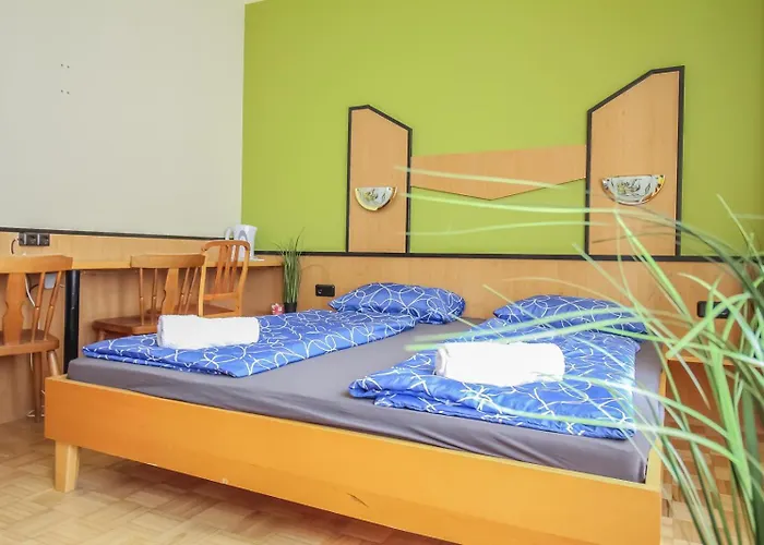 Affordable Rooms, 10-min To Lugner Apartment *