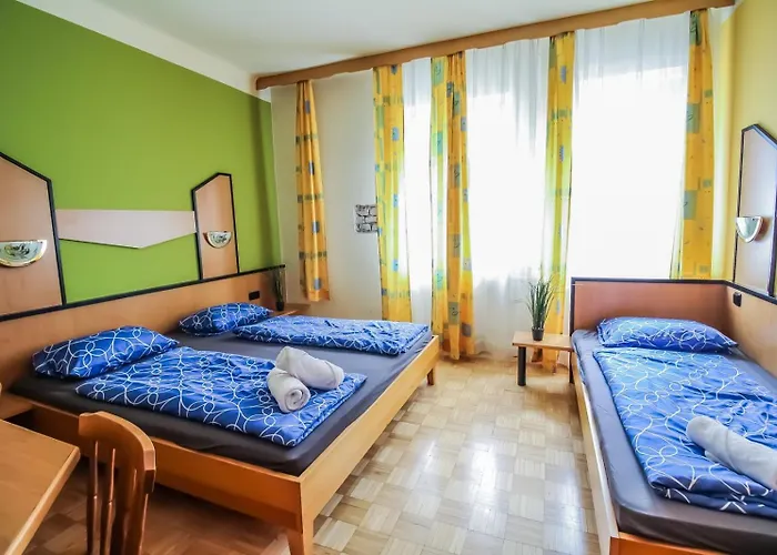 Affordable Rooms, 10-min To Lugner