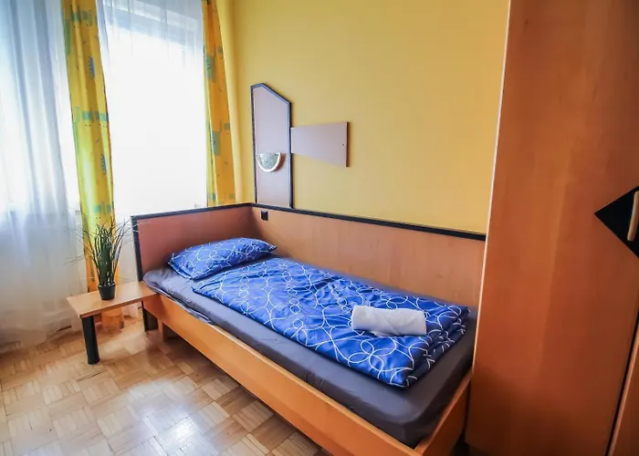 Affordable Rooms, 10-min To Lugner