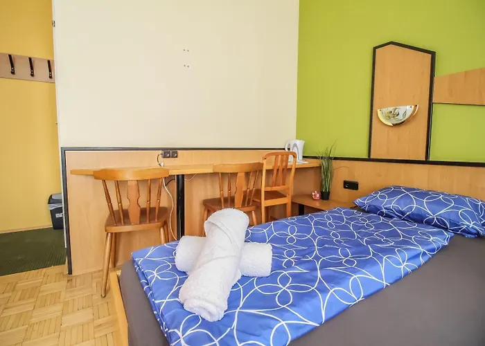 Affordable Rooms, 10-min To Lugner Vienna