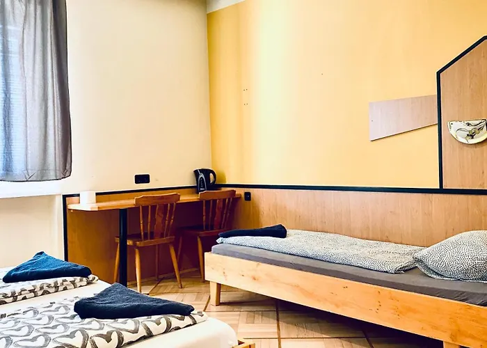Affordable Rooms, 10-min To Lugner Apartment *