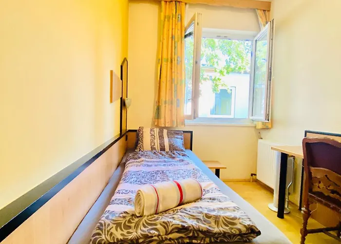 Affordable Rooms, 10-min To Lugner * Vienna