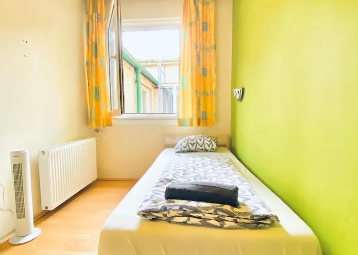 Affordable Rooms, 10-min To Lugner Apartment *