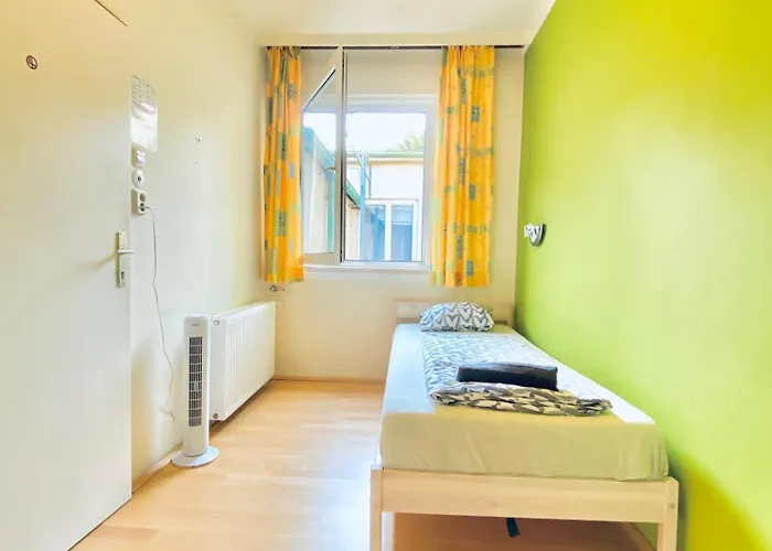 Affordable Rooms, 10-min To Lugner * Vienna