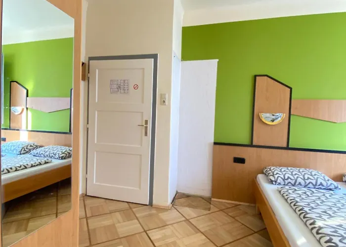 Affordable Rooms, 10-min To Lugner Apartment Vienna