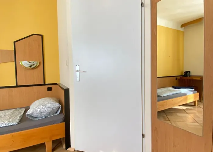 Affordable Rooms, 10-min To Lugner Apartment