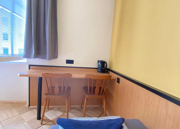 Affordable Rooms, 10-min To Lugner * Vienna