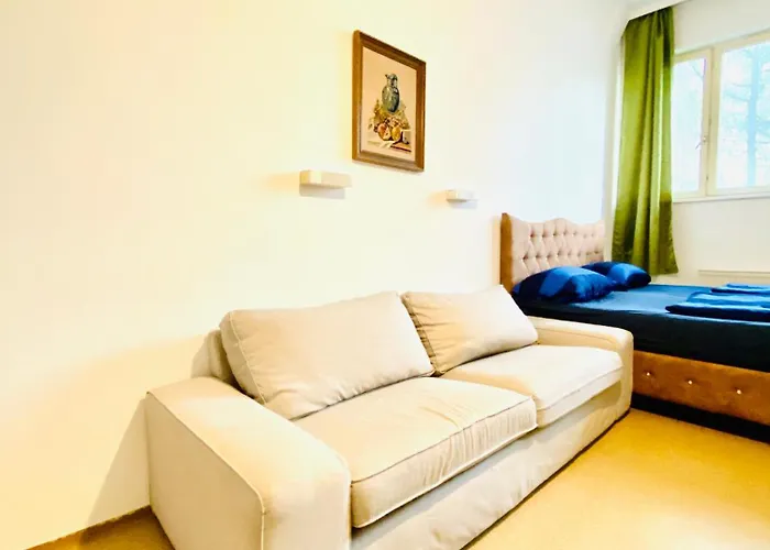 Affordable Rooms, 10-min To Lugner *