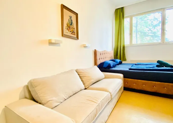 Affordable Rooms, 10-min To Lugner *