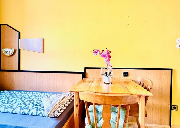 Affordable Rooms, 10-min To Lugner * Vienna