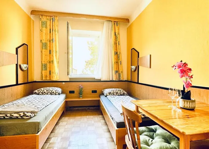 Apartment Affordable Rooms, 10-min To Lugner *