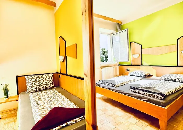Affordable Rooms, 10-min To Lugner