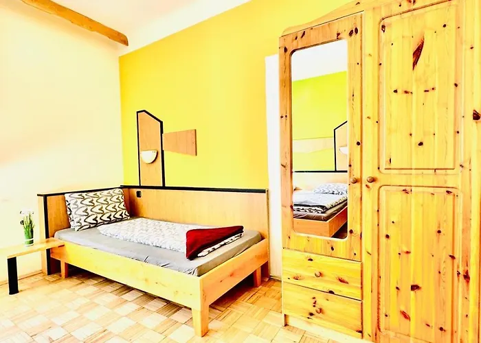 Apartment Affordable Rooms, 10-min To Lugner