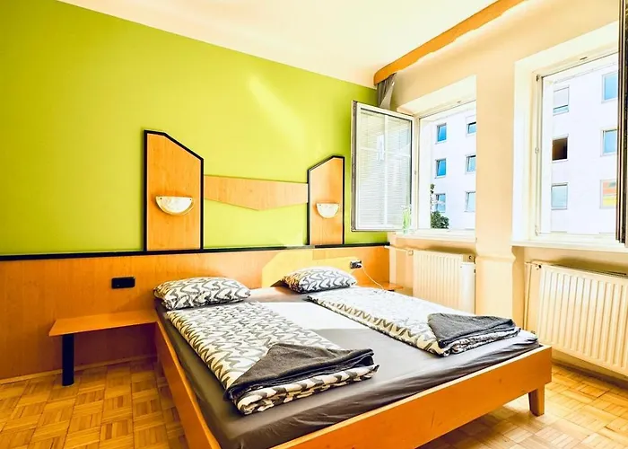 Affordable Rooms, 10-min To Lugner Apartment *