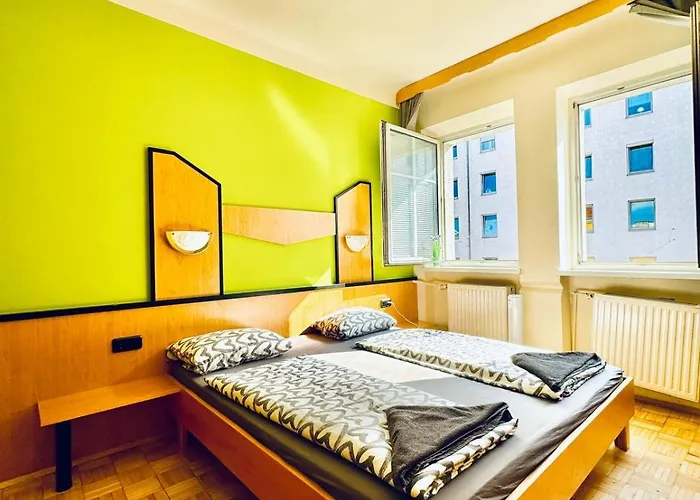 Apartment Affordable Rooms, 10-min To Lugner