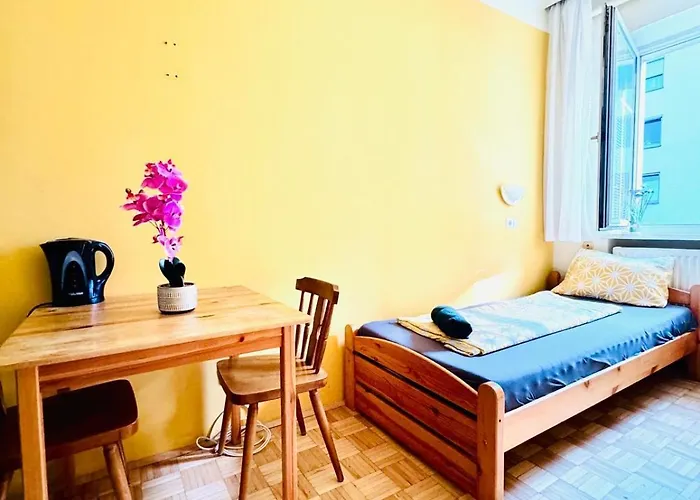 Affordable Rooms, 10-min To Lugner * Vienna