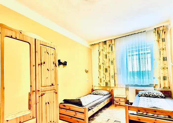 Affordable Rooms, 10-min To Lugner Apartment *