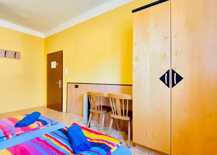 Affordable Rooms, 10-min To Lugner Apartment *