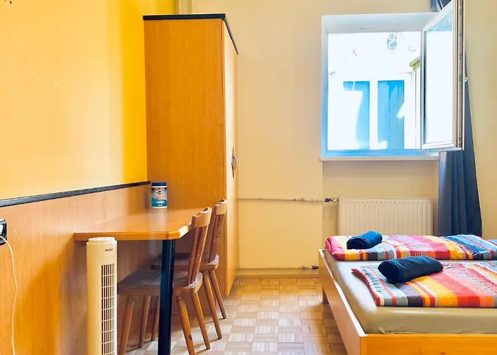 Affordable Rooms, 10-min To Lugner