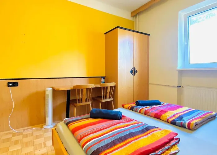 Apartment Affordable Rooms, 10-min To Lugner