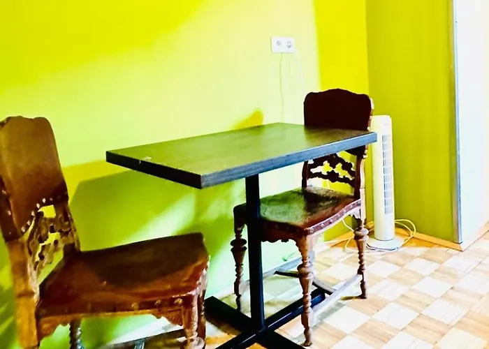 Affordable Rooms, 10-min To Lugner