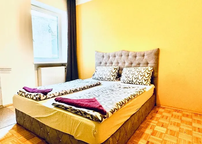 Affordable Rooms, 10-min To Lugner *