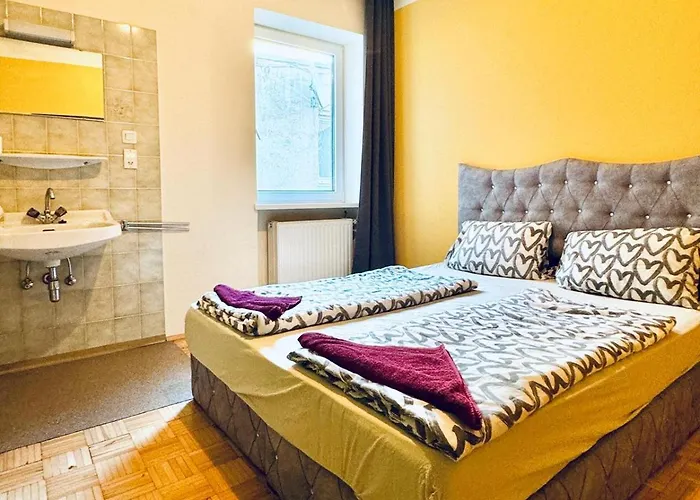 Apartment Affordable Rooms, 10-min To Lugner